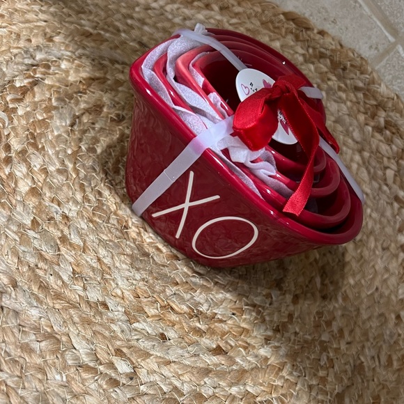 Rae Dunn valentines XO measuring cups. - Picture 1 of 3